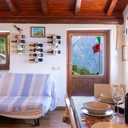 Nyaraló La Tana Del Lupo By Interhome